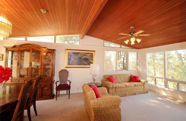 Beautiful Country Cottage near Lake Scogog