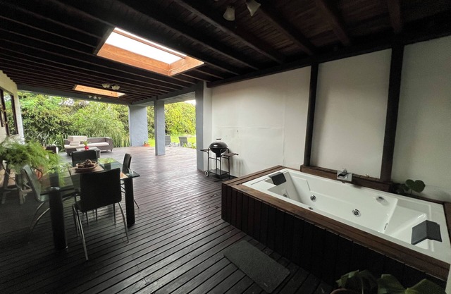 Casa con Jacuzzi en Llanogrande (8 min jardines)