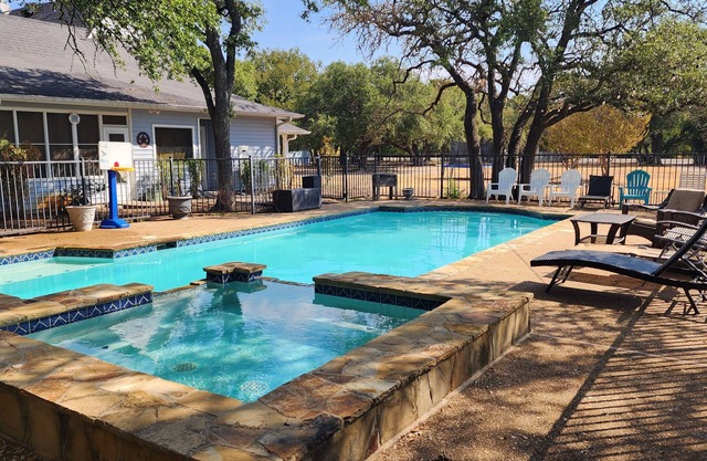Precioso Country Home minutos de Magnolina y Baylor Pool HotTub River Front