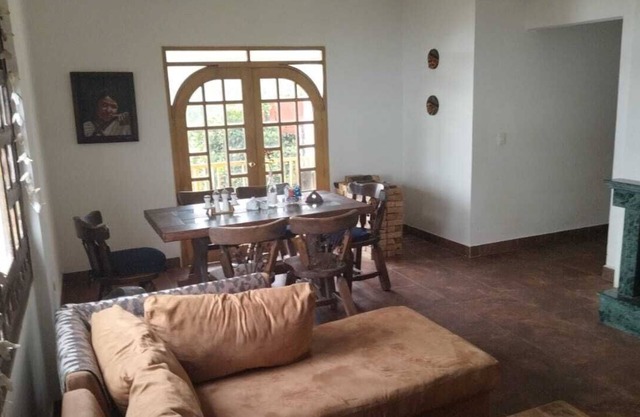 Hermosa casa de campo cerca a Bogotá con chimenea