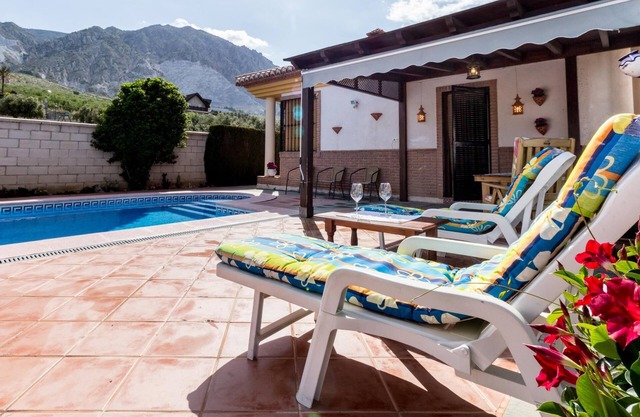 Preciosa casa rural con piscina, terraza y vistas