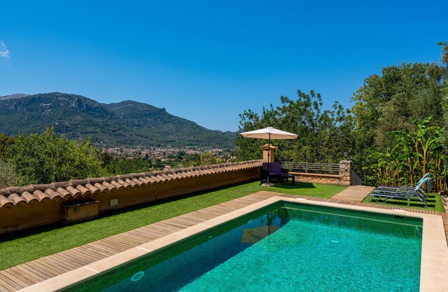 Bonita casa de piedra con vistas panoramicas de Sóller.