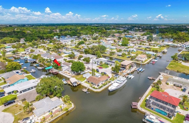 Beautiful & Cozy Home on a Canal in Hudson, FL!