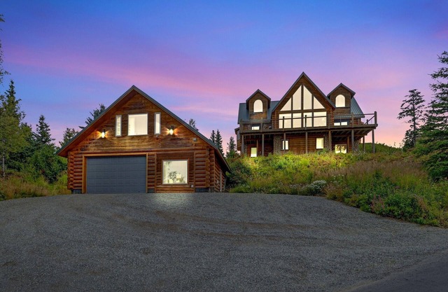 Beautiful Cozy, Peaceful chalet with AC in Anchorage