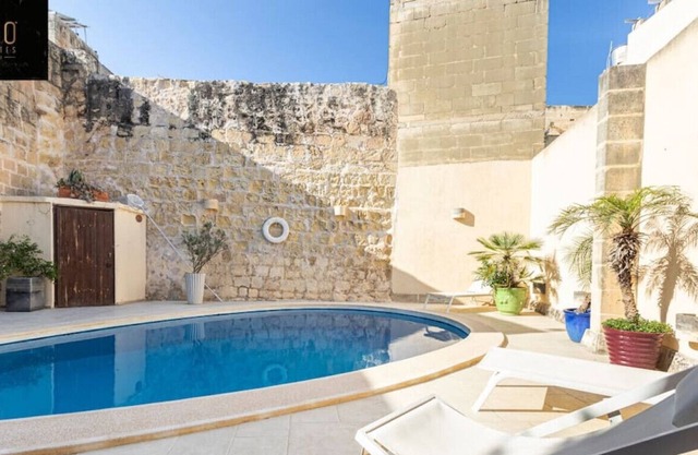 Beautiful, Designer villa with Private pool & BBQ
