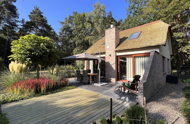 Beautiful detached house in the middle of the woods