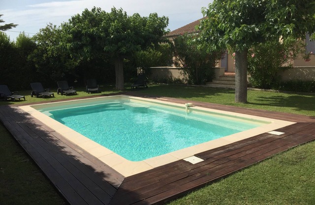 Hermosa villa independiente cómoda de 7 pers con hermoso jardín y piscina privada