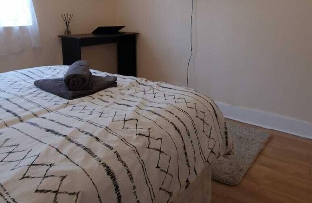 Beautiful Double Room in Home Away from Home