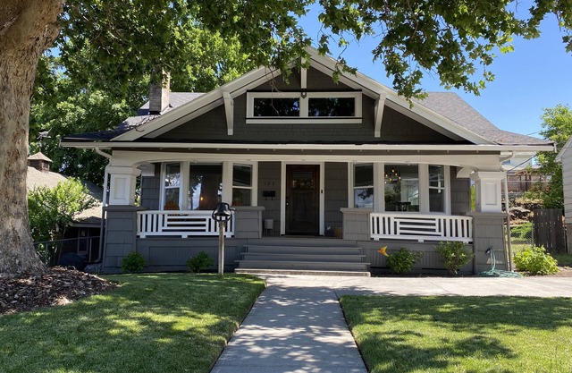 Beautiful Downtown Craftsman with River View