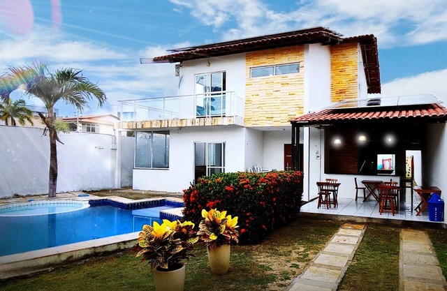 Beautiful Duplex Guest House or Vacation Rental in Praia do Meio/Araçagy