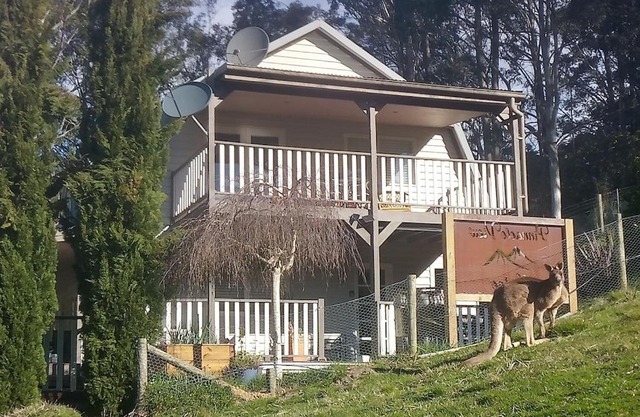 Beautiful Dutch Barn style country house in Merrijig (base of Mt Buller).