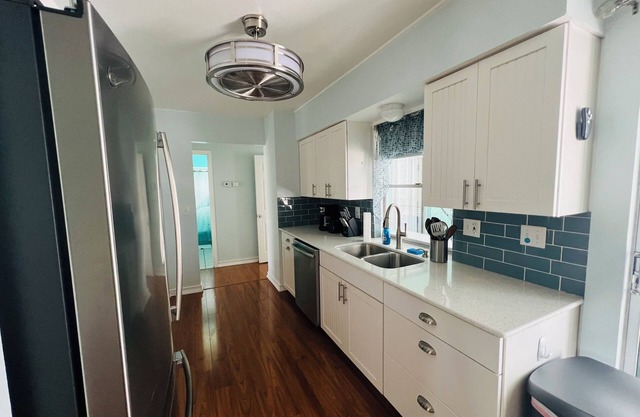 Beautiful Englewood beach home with boatslip