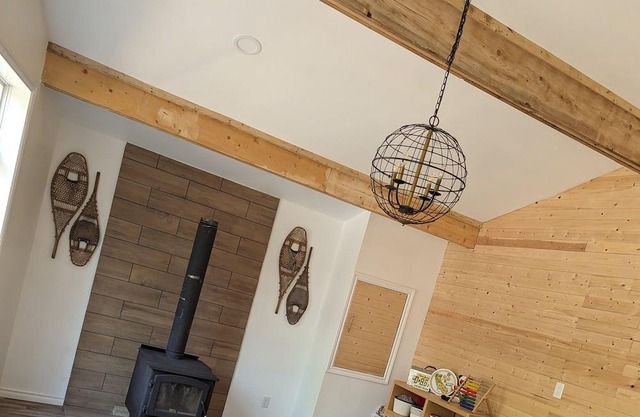 Beautiful family friendly cottage minutes from beach