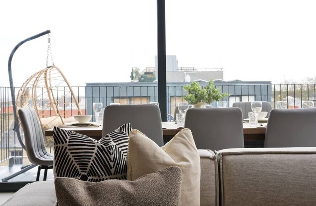 Beautiful Flat in Hipster Hackney | Very Spacious!