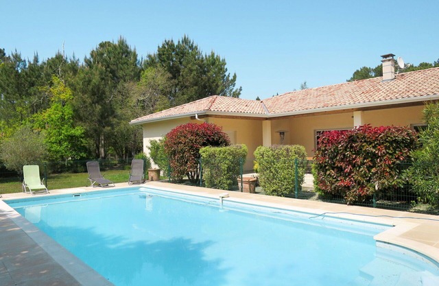 Casa de vacaciones privada con WIFI, piscina privada, TV, terraza, mascotas permitida, aparcamiento