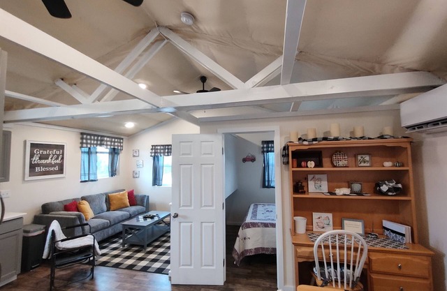 Beautiful full apartment, in barn style building, close to town with farm views!