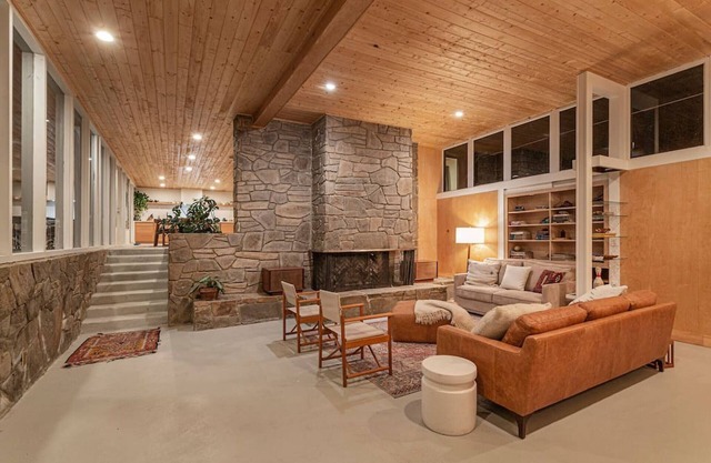 Beautiful Fully Renovated Mid-Centruy Modern Home!