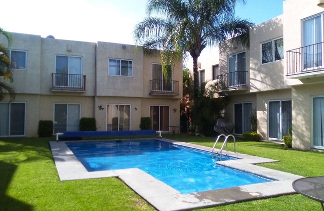 Hermosa casa amueblada, climatizada, con terraza y piscina !!!
