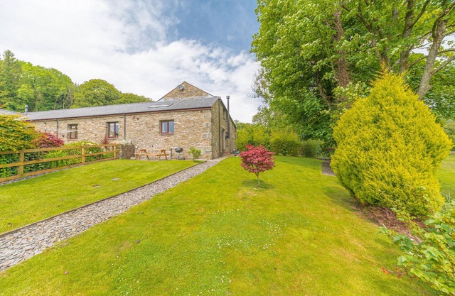 Beautiful & stylish 3 bedroom Lake District cottage with private gardens