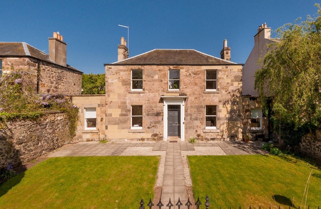 The Lochside House Residence