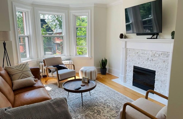 Beautiful Glebe 2 story apartment with 2 parking spots