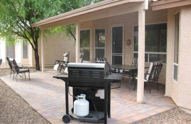 Beautiful Gold Canyon Home- Golf Community