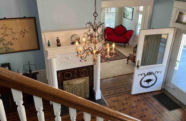 Beautiful Gold Suite