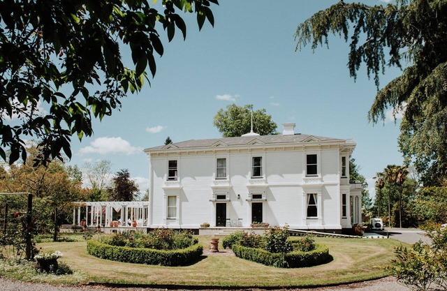 Beautiful Grade A Heritage 6 bedroom property
