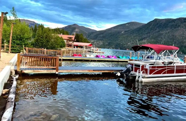 Beautiful Grand Lake Mountain Lodge