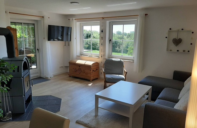 Precioso apartamento en planta baja con mucho espacio para alquiler privado.