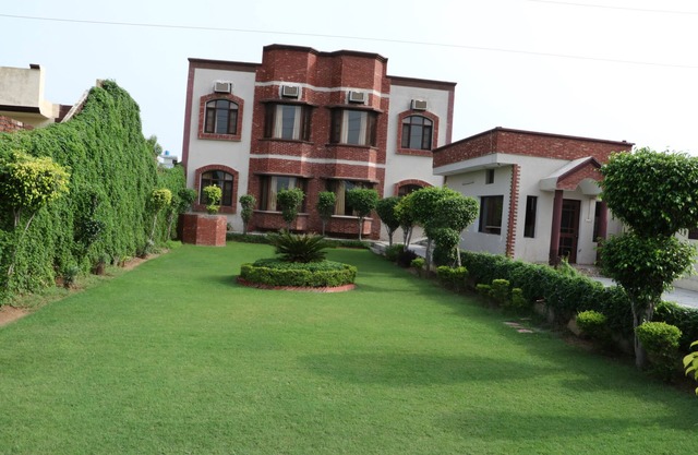 Hermoso grupo n matrimonio estancia cabaña en Amritsar