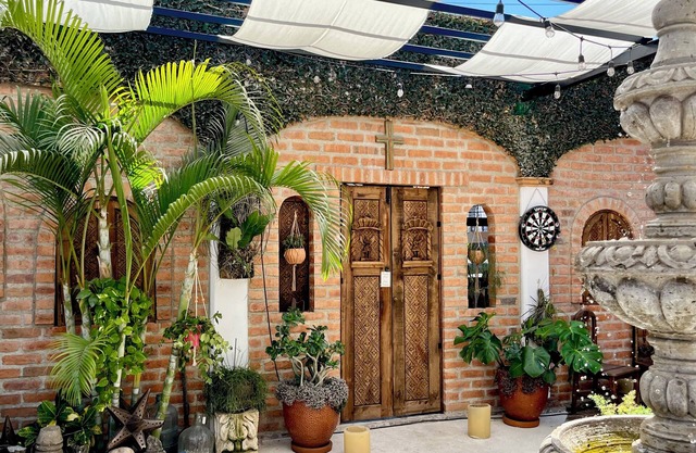 Hermosa casa estilo hacienda de 9 habitaciones con alberca, patio y terraza