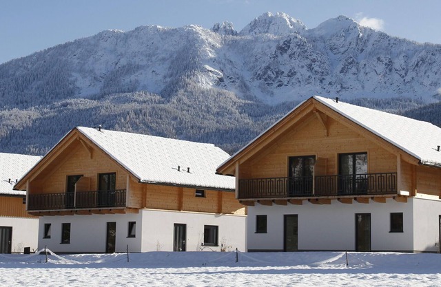 Hermosa casa de vacaciones en Rattendorf con jardín