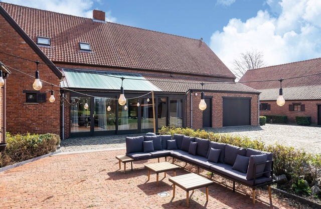 Hermosa casa de vacaciones en Merksplas con jardín