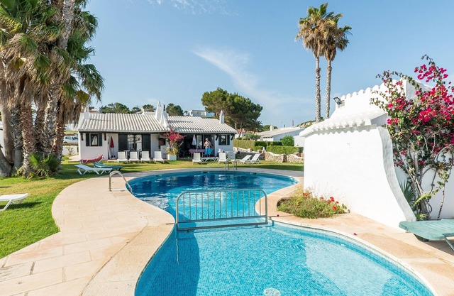Preciosa casa de vacaciones en complejo residencial con piscina, Wi-Fi, terraza y césped