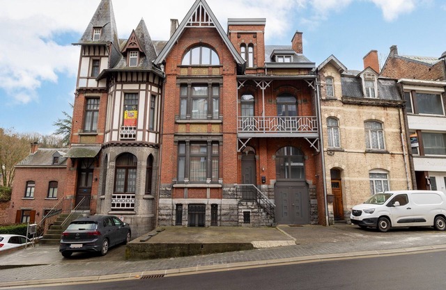 Hermosa casa de vacaciones en Dinant con jardín