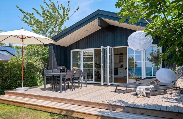Beautiful holiday home, from 2021, with a lovely seaview
