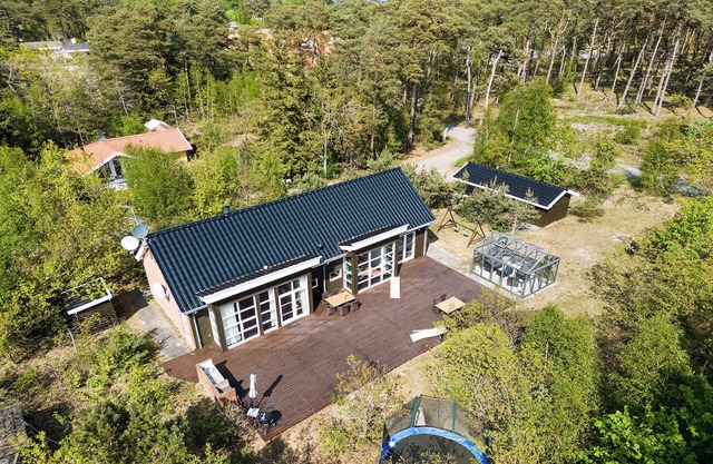 Beautiful holiday home on a scenic plot