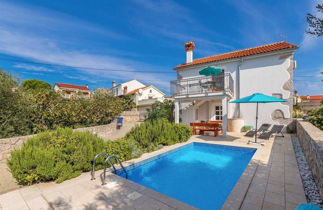 Hermosa casa de vacaciones KORNIC