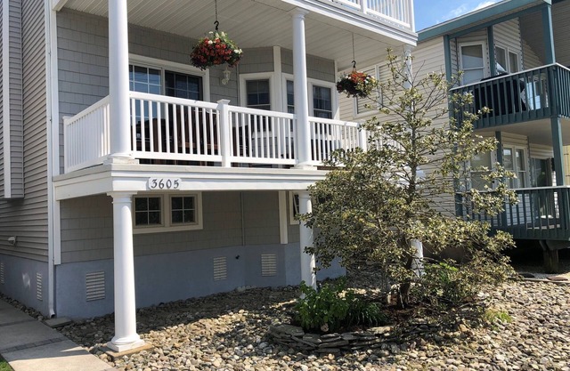 Beautiful Home 1 Block From Beach, Tennis and Playground!
