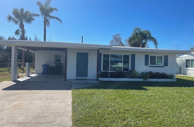 Beautiful home 2 miles away from Venice Beach!!!