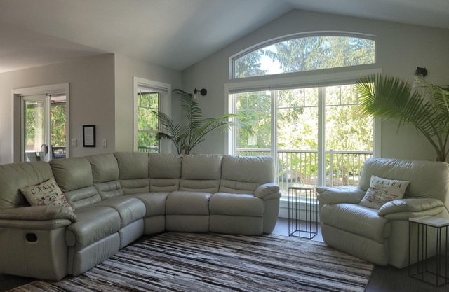 Beautiful home 5 minutes to hiking, biking and beaches.