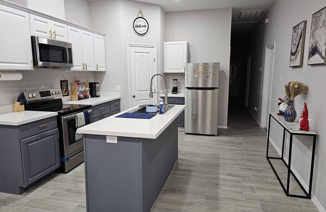 Beautiful Home at Mission near Stores n More