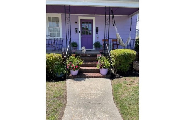 Beautiful home away from home in downtown Charleston.