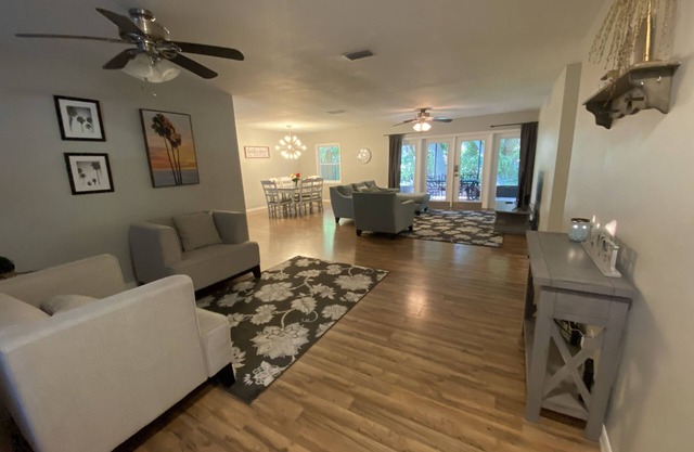 Beautiful home close to beaches and amenities