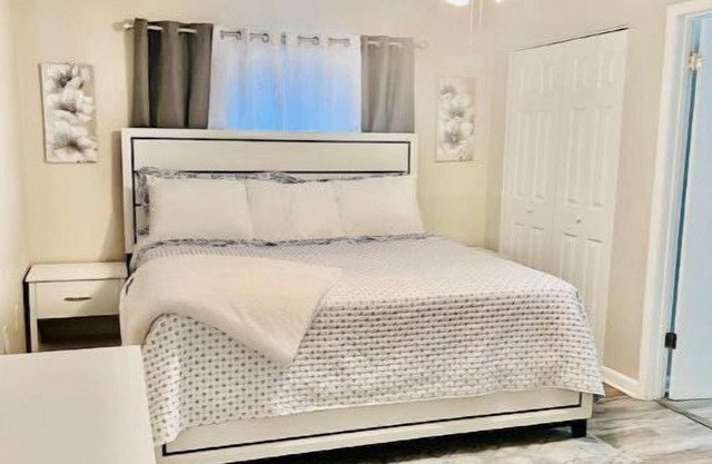Beautiful home close to Parks