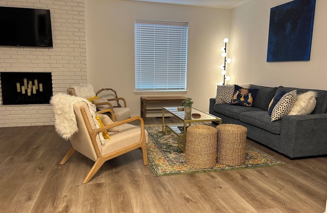 Beautiful home in a great location!!