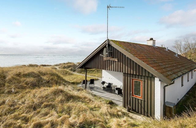Preciosa casa en Aakirkeby con cocina