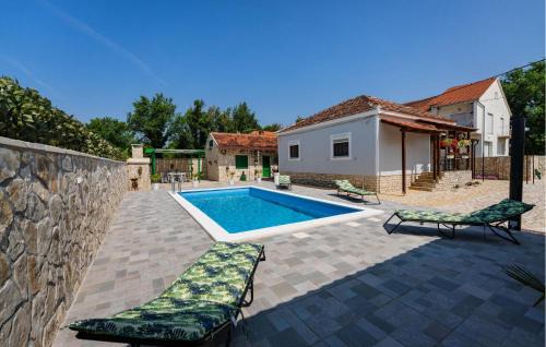 Beautiful Home In Benkovac With Wifi