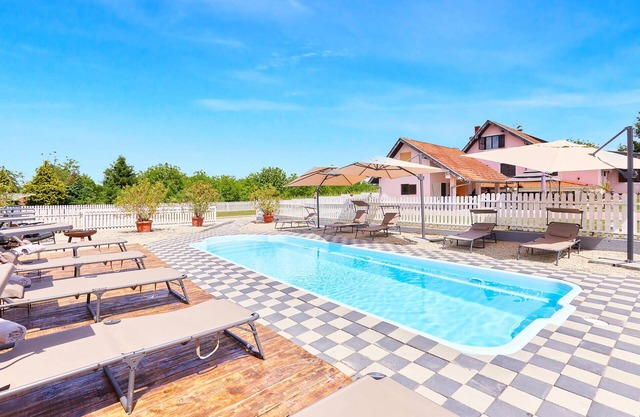 Hermosa casa en Budrovac con Wi-Fi